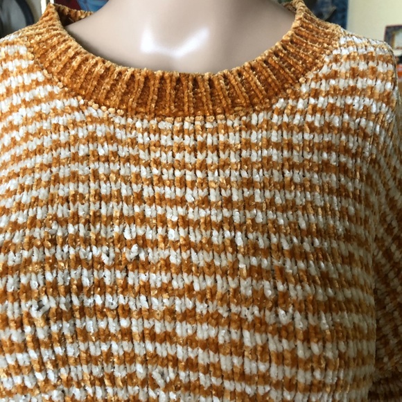 Vintage Chenille Sweater - Picture 5 of 5